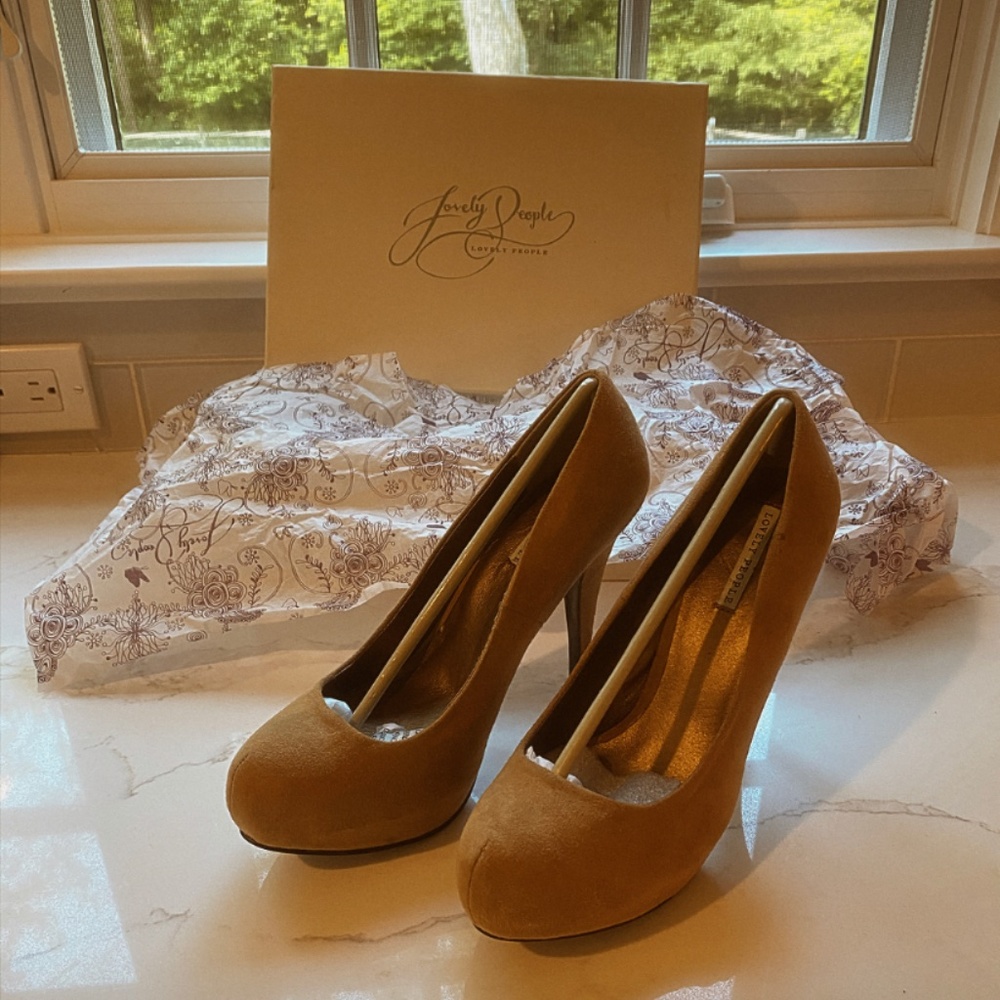 Lovely People Tan Size 8.5 US Platform Heels